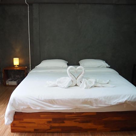 פרה נאקון סי איוטאיה Banmai87 Guest House บ้านไม้87 เกสต์เฮ้าส์ מראה חיצוני תמונה