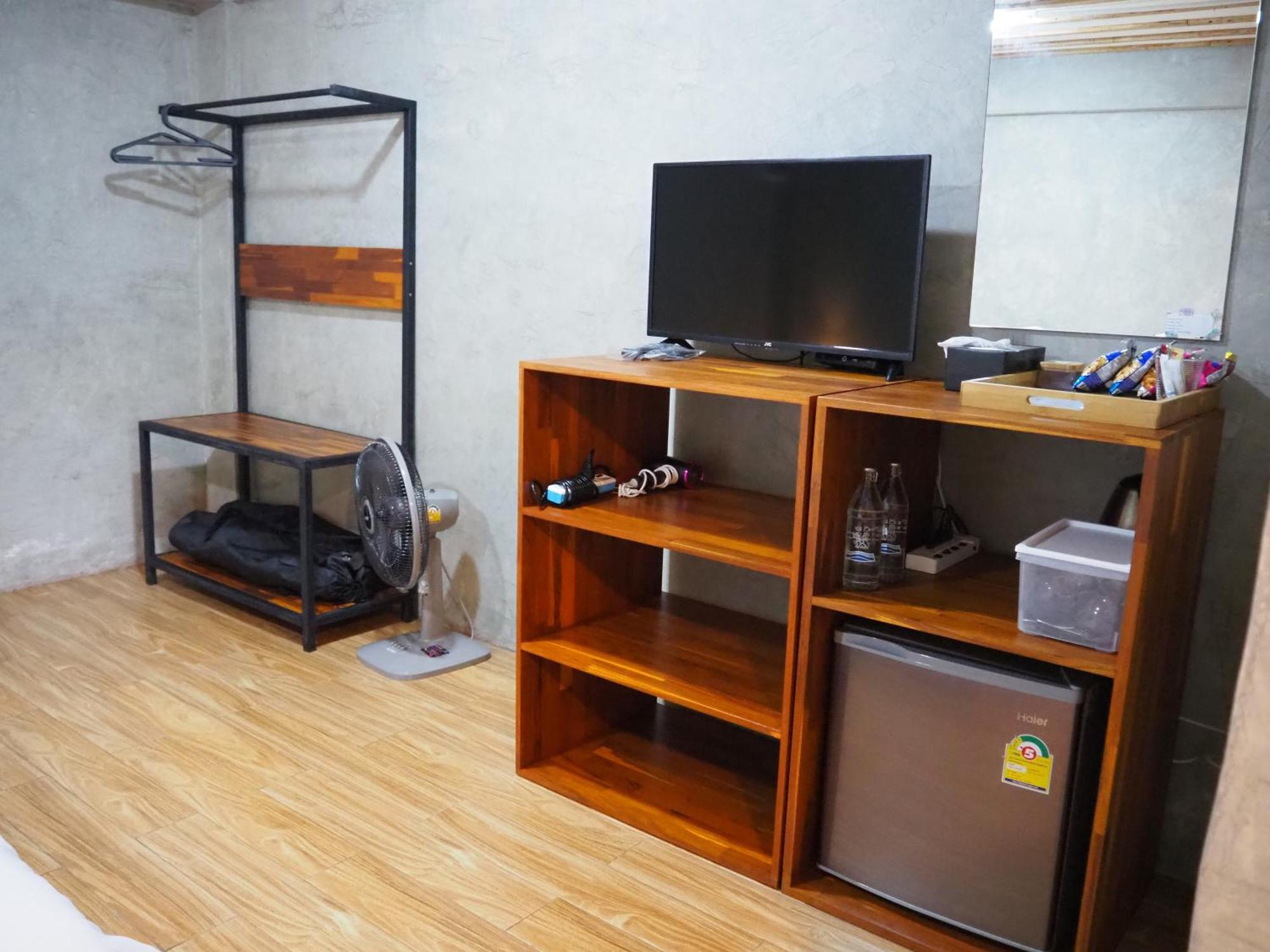 פרה נאקון סי איוטאיה Banmai87 Guest House บ้านไม้87 เกสต์เฮ้าส์ מראה חיצוני תמונה