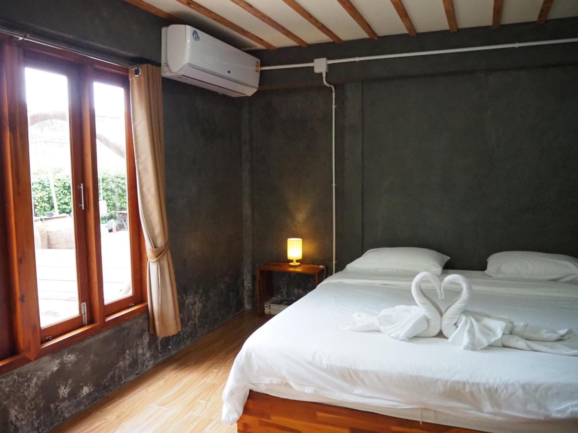 פרה נאקון סי איוטאיה Banmai87 Guest House บ้านไม้87 เกสต์เฮ้าส์ מראה חיצוני תמונה