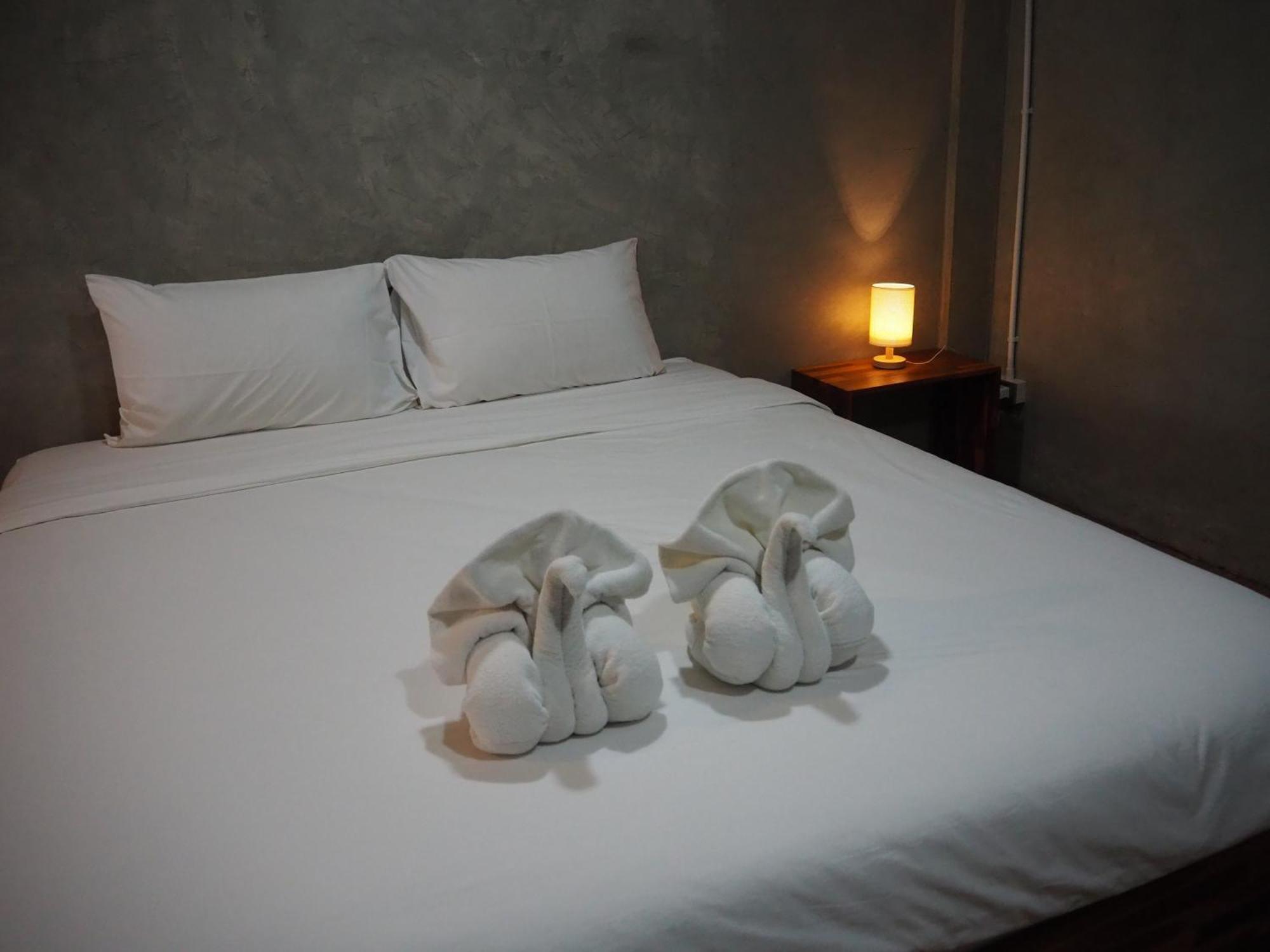 פרה נאקון סי איוטאיה Banmai87 Guest House บ้านไม้87 เกสต์เฮ้าส์ מראה חיצוני תמונה